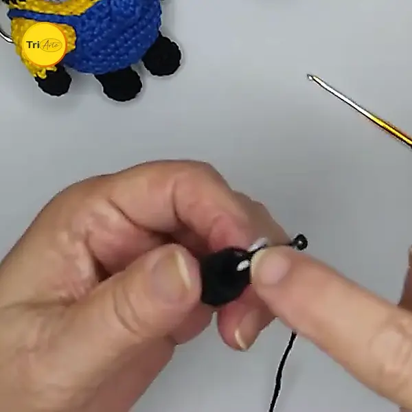 Receita de Amigurumi Chaveiro Minions - PDF Ilustrado 2
